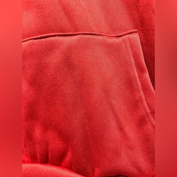 Women’s girls red crew sweatshirt XL fits smaller NEW NWOT - Picture 8 of 8